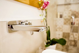 Sarzana's Rooms