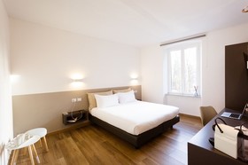 Sarzana's Rooms