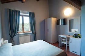 Hotel Capranica