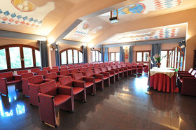 Leo Hotel