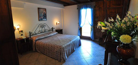 Leo Hotel