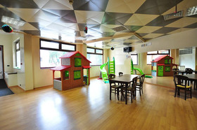 Leo Hotel