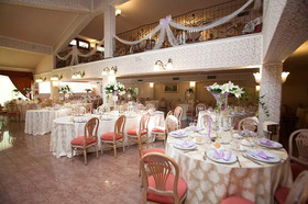 Leo Hotel