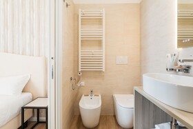 Adelante Rooms