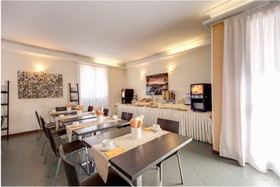 Hotel Alba Torre Maura