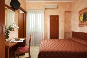 Alba Domus Roma B&B