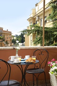 Alba Domus Roma B&B
