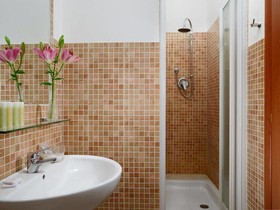 Alba Domus Roma B&B