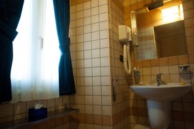Almes Roma B&B