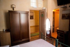 Almes Roma B&B