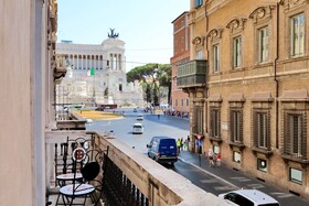 Amazing Piazza Venezia Suites