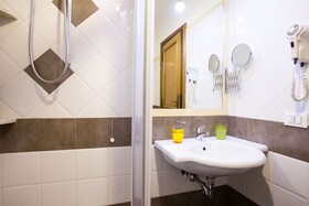 Anthony Guestouse Apartments