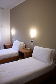 Apulia Hotel Roma