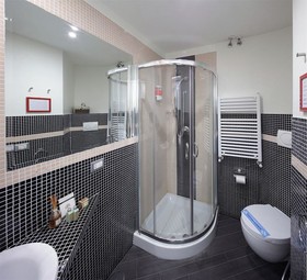 B&B Home 77