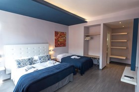 B&B Home 77