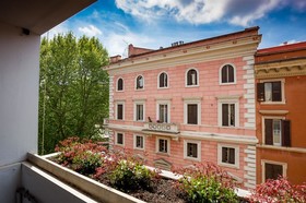 B&B Home 77