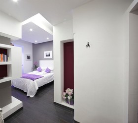 B&B Home 77