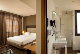 The Spring House Hotel Rome Vatican, Tapestry Collection by Hilton