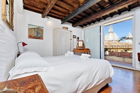 Campo De Fiori Large Penthouse