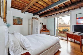 Campo De Fiori Large Penthouse