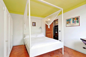 Campo De Fiori Large Penthouse