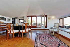 Campo De Fiori Large Penthouse