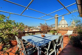 Campo De Fiori Large Penthouse