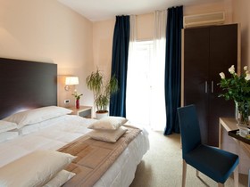 Club House Hotel