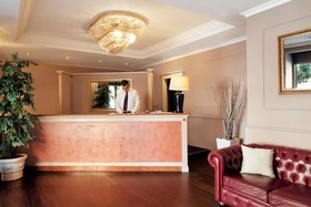 Club House Hotel