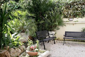 Club House Hotel