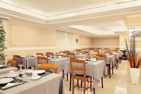 Club House Hotel