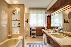 La Gaura Guest House