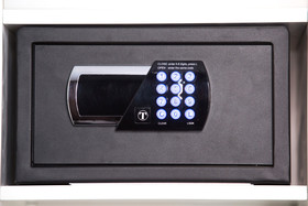 Crosti Hotel & Residence