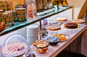 Crosti Hotel & Residence