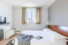 Crosti Hotel & Residence