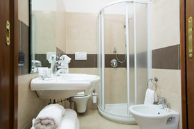 Crosti Hotel & Residence