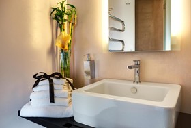 Dharma Luxury Hotel