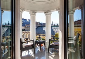 Dharma Luxury Hotel
