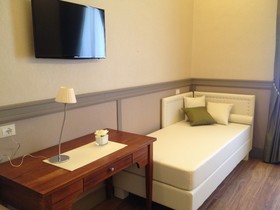 Dnb House Hotel