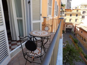 Dnb House Hotel
