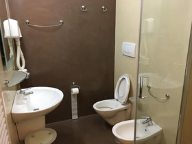 Dnb House Hotel