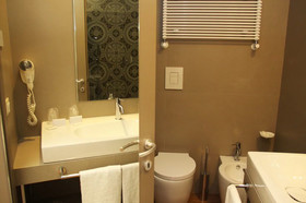 Dnb House Hotel