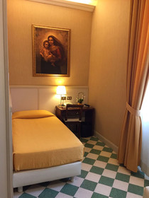 Dnb House Hotel
