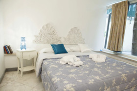 Domus Dea B&B