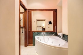 Esedra Inn Rome
