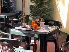 Green Hotel