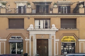Guest Roma House