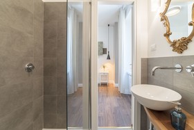 Guest Roma House
