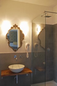 Guest Roma House