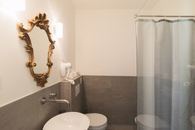 Guest Roma House